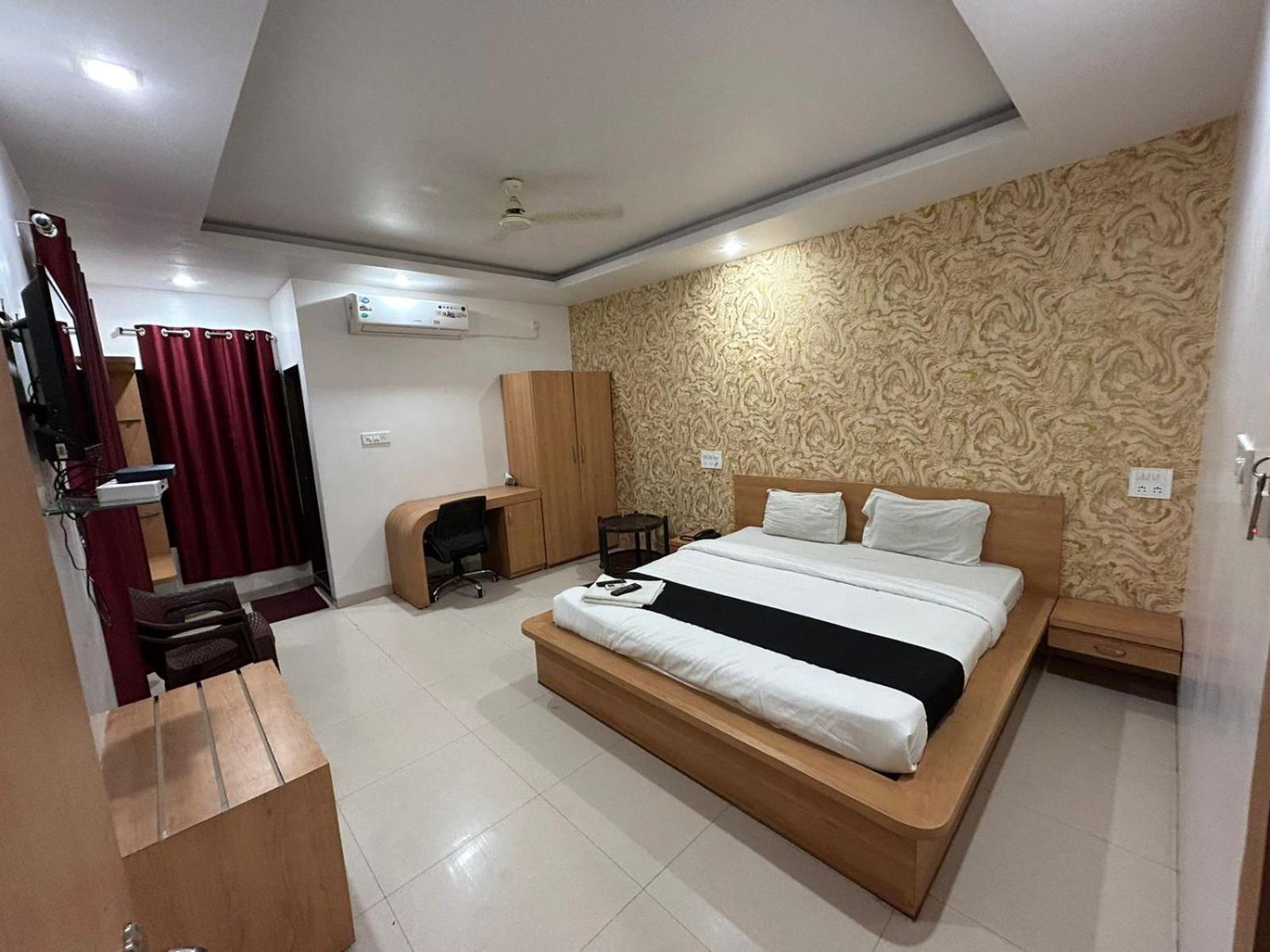 Hotel Tawa Plaza Itarsi Экстерьер фото